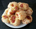 Pan de Queso Relleno de Calabresa