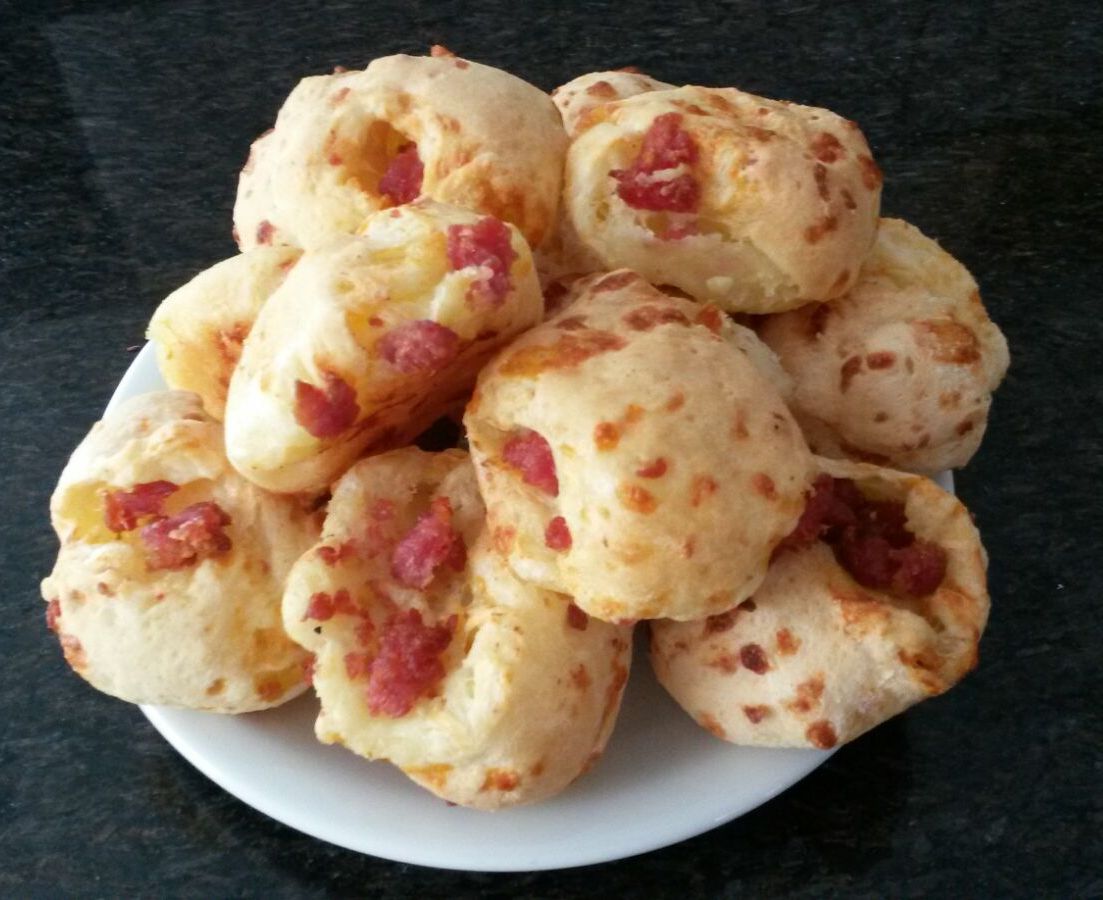 Pan de Queso Relleno de Calabresa